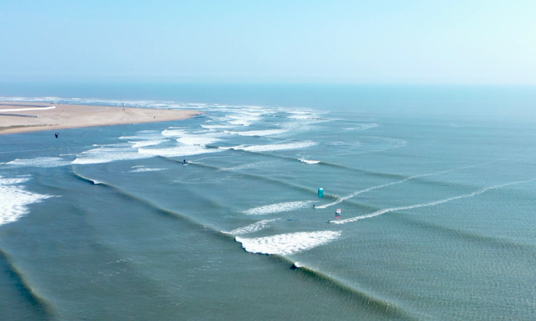 James Carew à Pacasmayo : sur les plus longues gauches du kitesurf